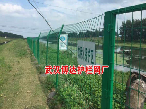 天門岳口鎮(zhèn)飲用水源地保護區(qū)隔離護欄